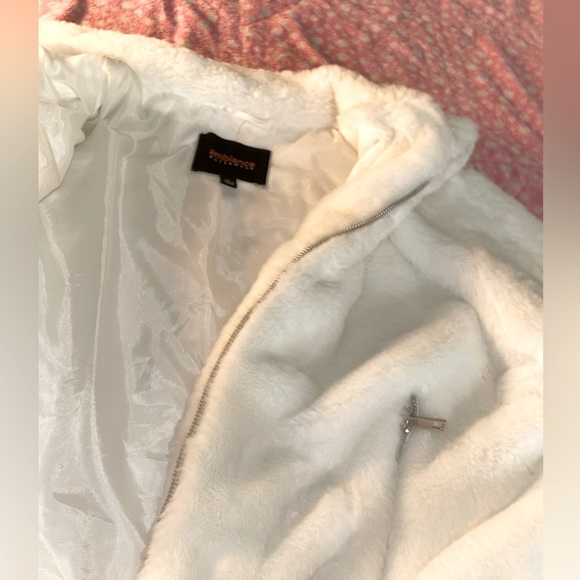 y2k white fluffy jacket. (Kids Large) - Picture 5 of 5